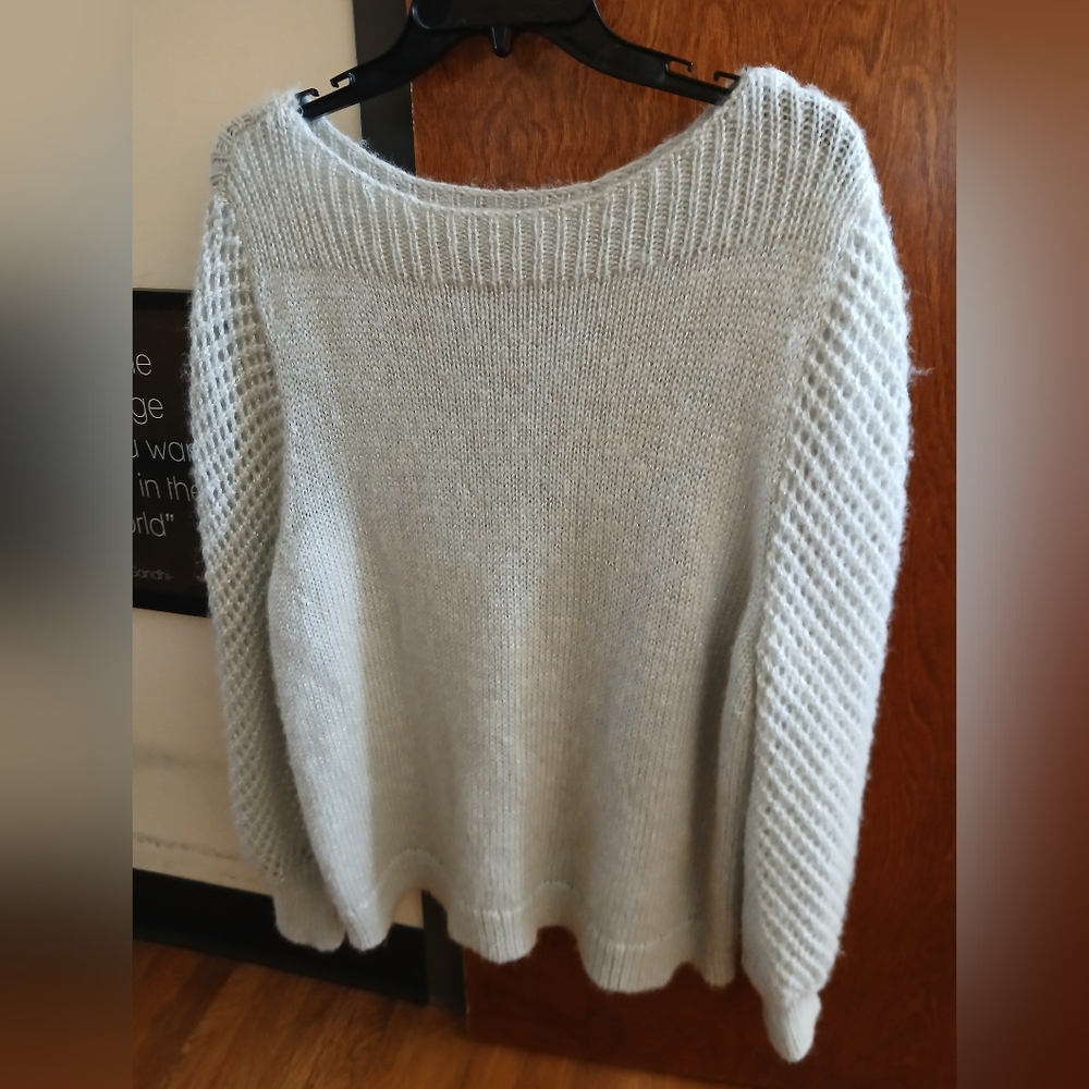 TOMMY BAHAMA light grey scoop neck sweater